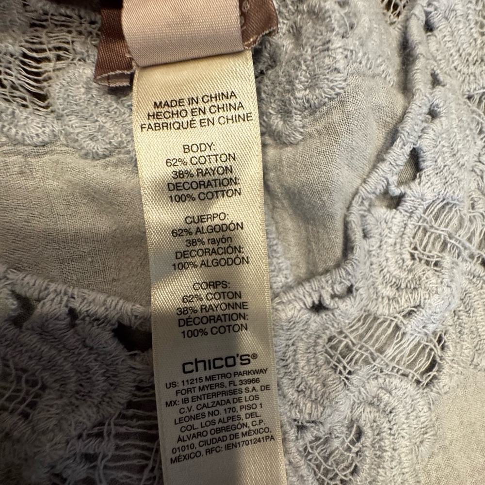 Chicos Gauze & Embroidery Top in Blue Ombre Sz: 3 - Picture 11 of 11